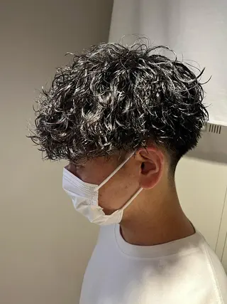 ミディアム パーマ メンズ 横浜駅メンズパーマ師 🌀岩﨑弘成🌀のヘアスタイル
