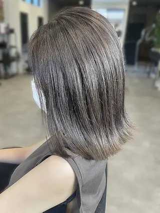 ショート カラー 岡田 聖也のヘアスタイル