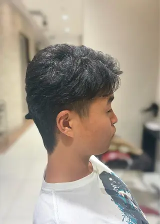 ショート メンズ earth 恵比寿 浦中のヘアスタイル