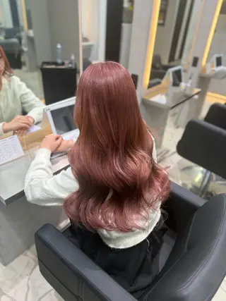 ロング カラー ミルクティーベージュ MAIのヘアスタイル