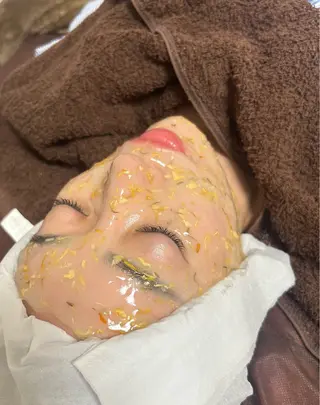 産毛角質ケア/艶肌 フェイシャルワックスのエステ・リラクイメージ