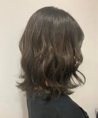 ミディアム カラー 脱白髪染め美容師 竹内涼乃のヘアスタイル