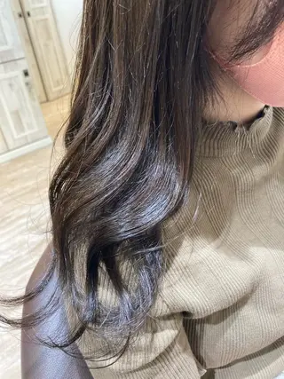 ロング カラー 佐藤 睦月のヘアスタイル