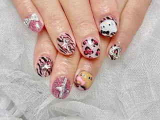 ネイル 🦋 Queenieのネイルデザイン