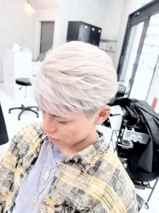 ショート カラー メンズ 🌈派手髪ハイトーン 🌈鈴木亮太🌈のヘアスタイル