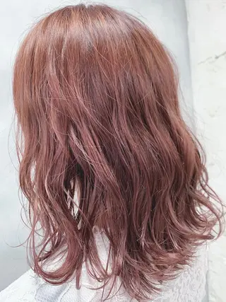ミディアム カラー LUXBE LUCEのヘアスタイル
