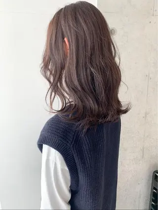 セミロング 梅本 有希のヘアスタイル
