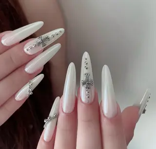 ネイル Lynn_ Nailのネイルデザイン