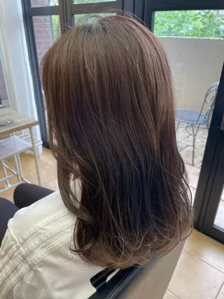 セミロング カラー 堀 春奈のヘアスタイル