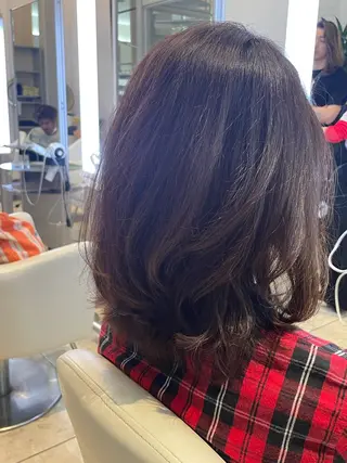 ミディアム パーマ 辻 紀穂のヘアスタイル