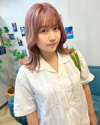 ミディアム カラー パーマ ヘアアレンジ デザインカラー/ボブ ブリーチカラー/ユリのヘアスタイル