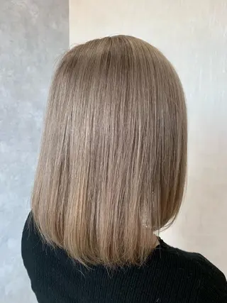 ミディアム カラー LUXBE LUCEのヘアスタイル