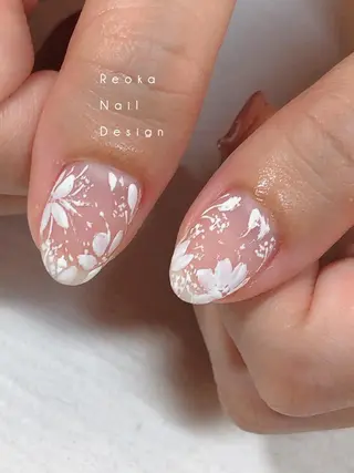 ミディアム ネイル Blowe ニュアンスのネイルデザイン