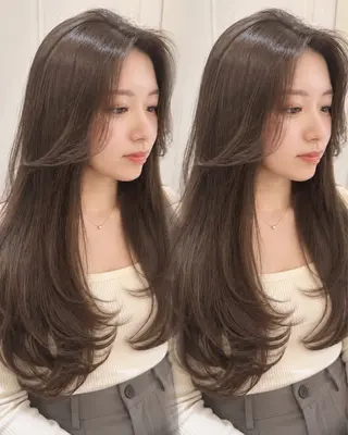ロング カラー Akane レイヤー/艶カラーのヘアスタイル