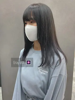 ミディアム カラー 韓国🇰🇷レイヤー カットオリーブカラーのヘアスタイル