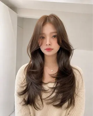 セミロング レイヤーカット⭐️ ハッシュカット特化のヘアスタイル