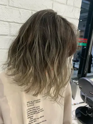 ミディアム カラー 韓国レイヤー×艶髪 ハイトーンRyukiのヘアスタイル