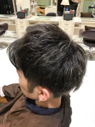 ショート カラー 豊田 恭平のヘアスタイル