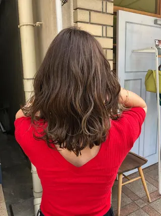 セミロング カラー 山形 光輪子のヘアスタイル