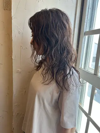 セミロング パーマ 池田 真由美のヘアスタイル