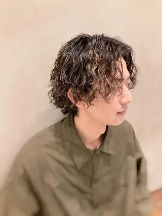 ミディアム パーマ メンズ 波巻きスパイラルパー マ/シャドウパーマ駿のヘアスタイル