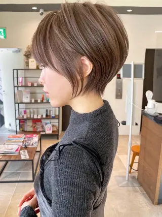 ショート 山嵜 菜織のヘアスタイル