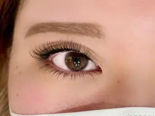 マツエク・マツパ wellbe 泉の眉毛・アイブロウイメージ