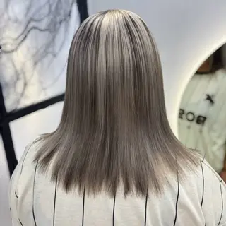 セミロング カラー Ren. 🦋デザインカラーのヘアスタイル
