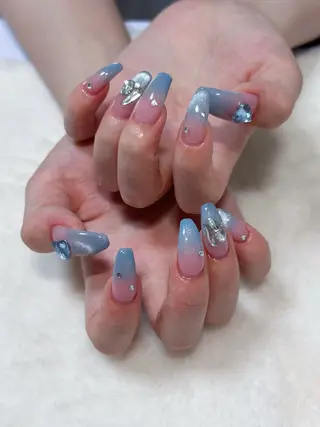 セミロング yuka ⭐︎のネイルデザイン