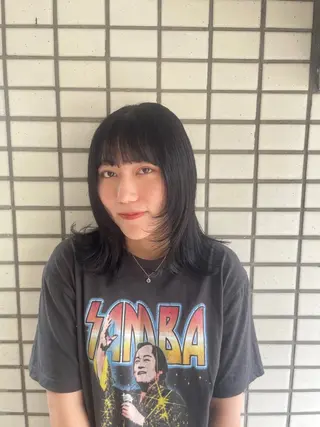 セミロング カラー 愛心manami HOPEのヘアスタイル