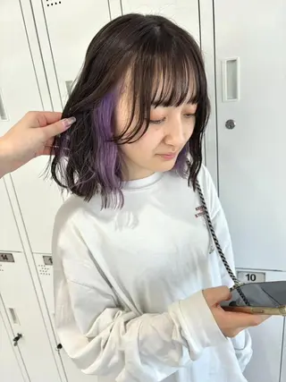 ミディアム カラー パーマ 艶髪ハイトーン✨ 🩷AMI🩷のヘアスタイル
