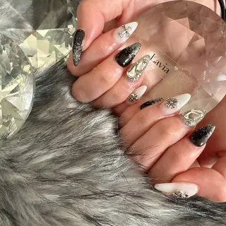 ネイル lavia🖤 ayumiのネイルデザイン