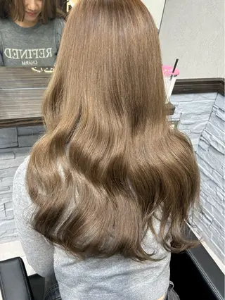 ロング カラー moe🎀 透明感カラーのヘアスタイル