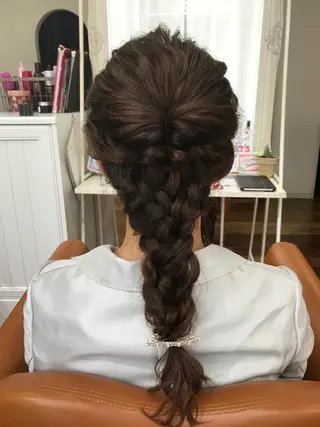 ヘアアレンジ いけだ ひかり ハイライトくびれヘアのヘアスタイル