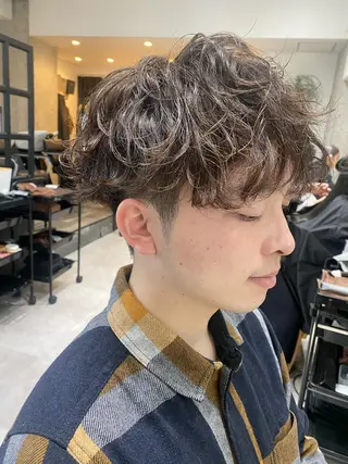 ミディアム パーマ メンズ 似合う髪型見つけます AYAKAのヘアスタイル