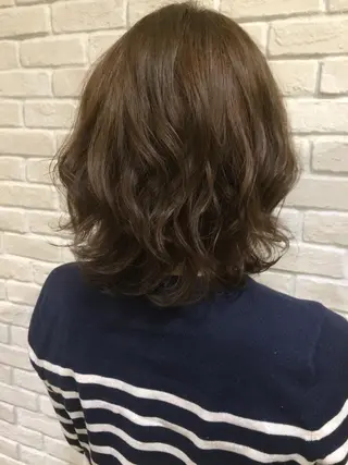 ミディアム カラー moanin モーニンのヘアスタイル