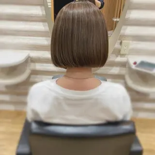 ミディアム カラー KON｜ごまかさない 艶。酸熱×精密カットのヘアスタイル
