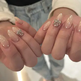 ネイル mikoto 🎀 艶々美フォルムのネイルデザイン