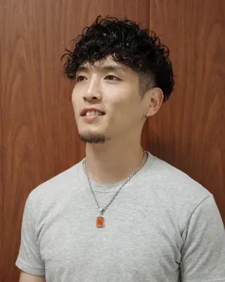 メンズ パーマ Luisハイライト　 喜連瓜破、髪質改善のヘアスタイル
