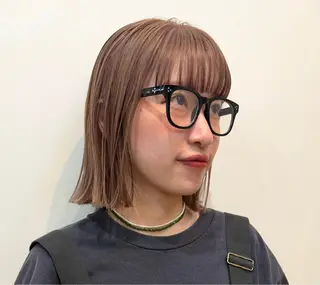 ショート カラー 柔らかベージュ🧤 透明感/このかのヘアスタイル
