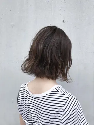 ショート カラー ボブ・レイヤーカット 吉敷航一のヘアスタイル