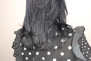 セミロング 透明感カラー🇰🇷 レイヤー✨桑原　研太のヘアスタイル