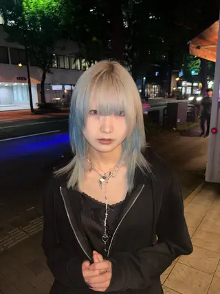 セミロング カラー ツボイ マホのヘアスタイル