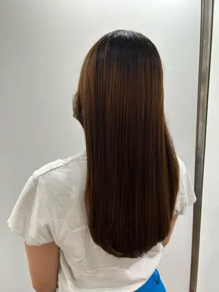 ロング 早瀬 愛美のヘアスタイル