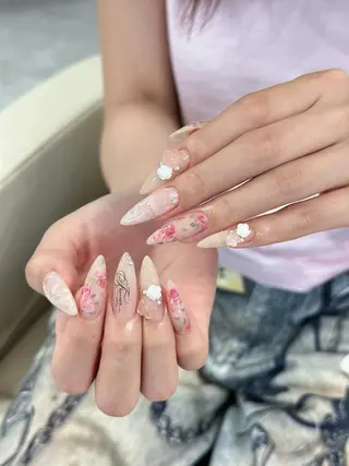 ネイル Eli Eli 新宿のネイルデザイン