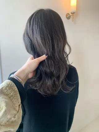 セミロング カラー ヘアアレンジ 本間 結衣のヘアスタイル