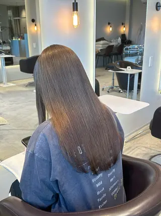 セミロング カラー 髪質改善ストレート 中林優太のヘアスタイル