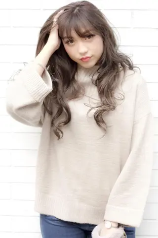 ロング EIGHT plum TOKIOリミテッドのヘアスタイル