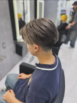 カラー メンズ 山田 瑛司のヘアスタイル