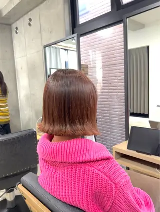 ショート バタフライレイヤー/ ニシトモユキのヘアスタイル